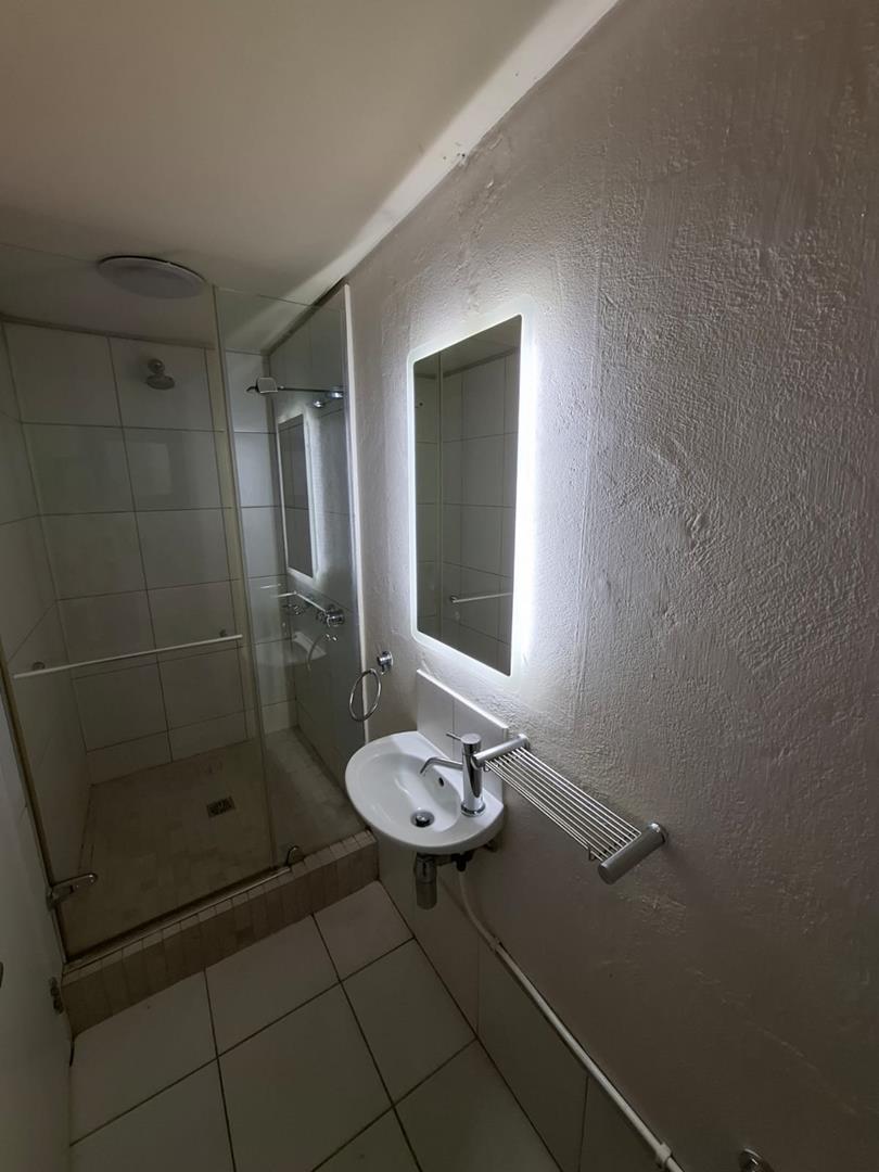 To Let 2 Bedroom Property for Rent in Sea Point Western Cape